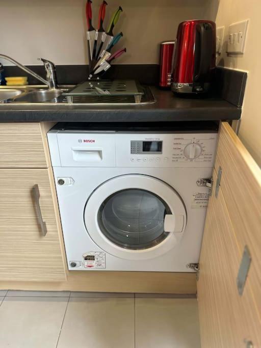 Cute Apartment Next To Colindale Station 에지웨어 외부 사진