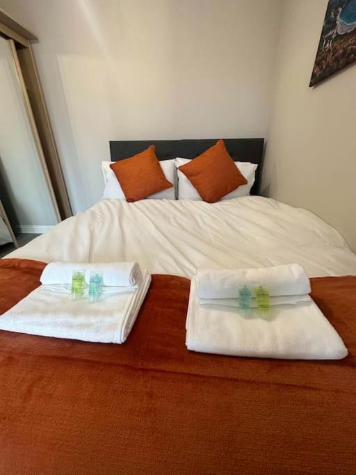 Cute Apartment Next To Colindale Station 에지웨어 외부 사진